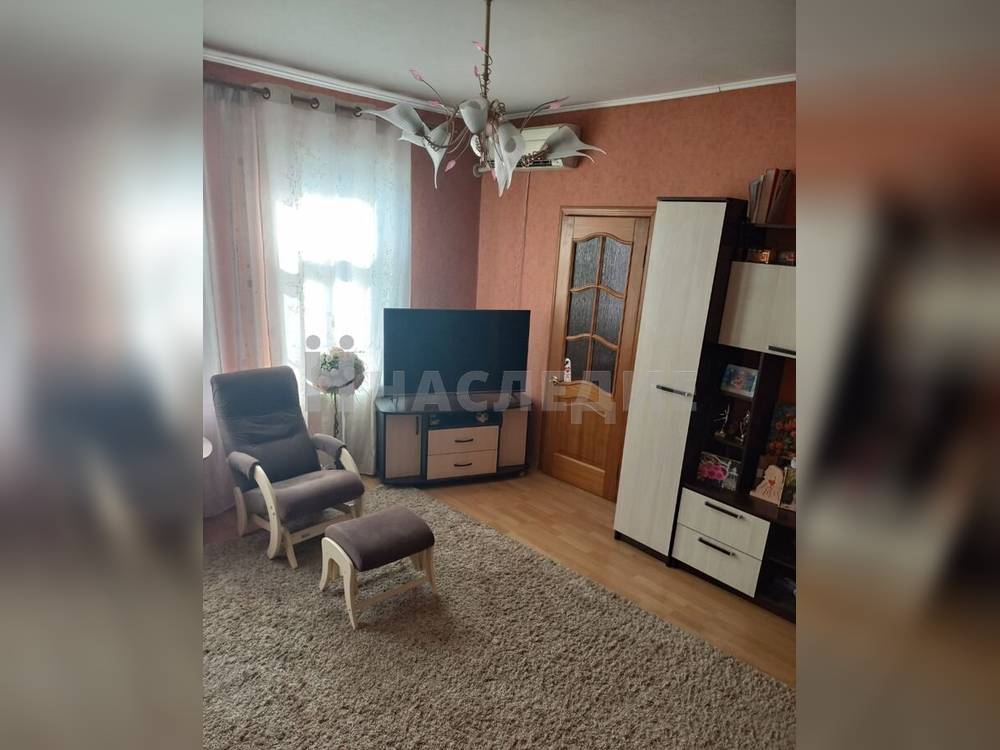 3-комнатная квартира, 70 м2 2/2 этаж, Азовский рынок, ул. Александровская - фото 1